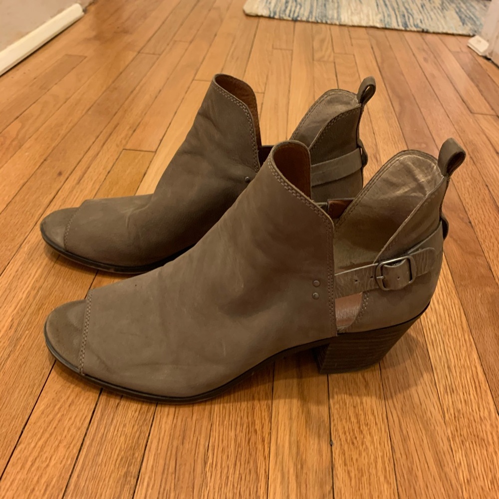 Lucky Brand open toe beige ankle boots